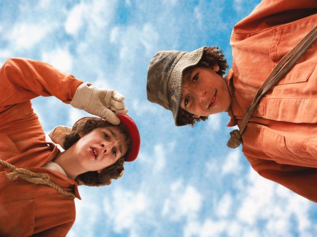 FILM... HOLES (2003).
