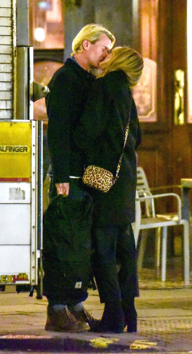 Exclusive After splitting from her husband two months ago, Fearne Cotton appears to be falling in love again with TV Director Elliot Hegarty. The couple was spotted strolling hand-in-hand through Soho, sharing a 2 minute kiss and cuddle on the street, after Fearne introduced him to one of her close friends, Gok Wan, and they enjoyed dinner together. Pic TillenDove 270225
