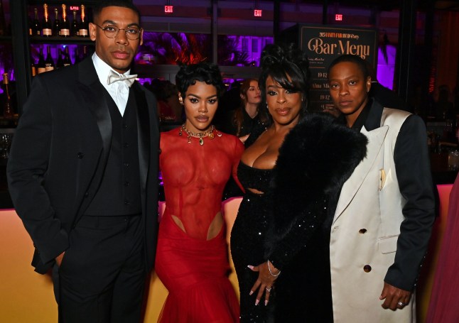 BEVERLY HILLS, CALIFORNIA - MARCH 02: EXCLUSIVE ACCESS (L to R) Aaron Pierre, Teyana Taylor, Niecy Nash and Jessica Betts attend the 2025 Vanity Fair Oscar Party Hosted By Radhika Jones at Wallis Annenberg Center for the Performing Arts on March 02, 2025 in Beverly Hills, California. (Photo by Dave Benett/VF25/WireImage for Vanity Fair)