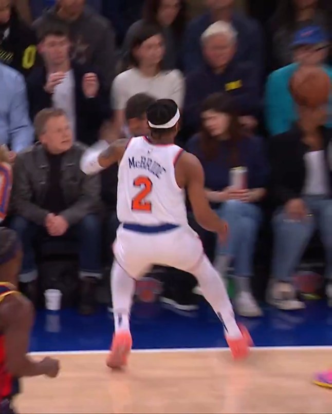 14463189 Shock moment Jennifer Hudson is HIT in the face by basketball while sitting courtside at Knicks game