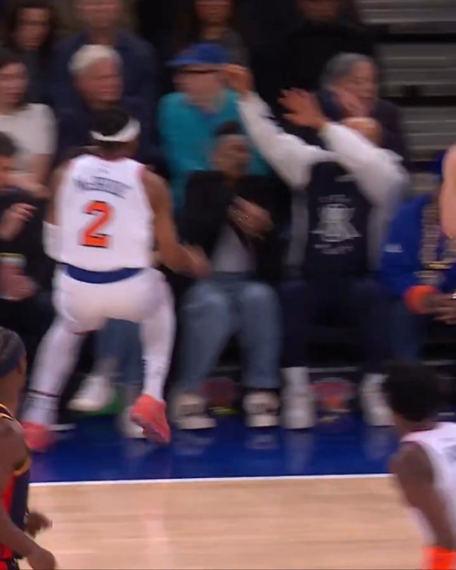 14463189 Shock moment Jennifer Hudson is HIT in the face by basketball while sitting courtside at Knicks game