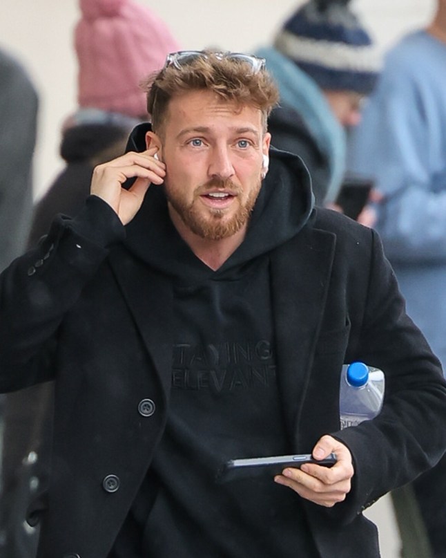 BGUK_3183413 - London, UNITED KINGDOM - Sam Thompson pictured running errands in London after his ex Zara McDermott reportedly purchases a new home close by Pictured: Sam Thompson BACKGRID UK 13 MARCH 2025 BYLINE MUST READ: Mattpapz / BACKGRID UK: +44 208 344 2007 / uksales@backgrid.com USA: +1 310 798 9111 / usasales@backgrid.com *Pictures Containing Children Please Pixelate Face Prior To Publication*