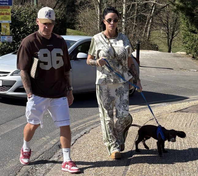 BGUK_3190799 - UK, UNITED KINGDOM - *PREMIUM-EXCLUSIVE* - *MUST CALL FOR PRICING BEFORE USAGE*?? The British Model Katie Price aka Jordan is seen sporting her Safari Tracksuit from the brand JYY London, cut some style wearing her Gucci handbag out with her beau JJ Slater. The couple took their adorable Cocker Spaniel named Rookie for a sunny afternoon stroll during Katie's lunch break from her Easter Panto Production where the star will play the role of the Fairy in a retelling of 'Pinocchio' in Croydon at Fairfield Halls. A keen animal lover, Katie has owned various animals in the past, However, the star has also faced much publicised criticism for her treatment of animals with reports indicate that at least eight of her animals have died under her care, including five dogs, a horse, and a chameleon. Pictured: Katie Price - Jordan - JJ Slater BACKGRID UK 26 MARCH 2025 UK: +44 208 344 2007 / uksales@backgrid.com USA: +1 310 798 9111 / usasales@backgrid.com *Pictures Containing Children Please Pixelate Face Prior To Publication*