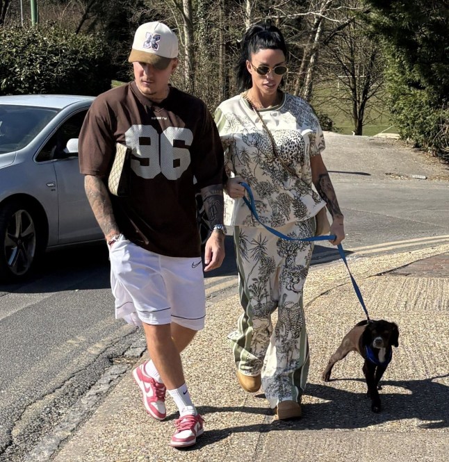 BGUK_3190799 - UK, UNITED KINGDOM - *PREMIUM-EXCLUSIVE* - *MUST CALL FOR PRICING BEFORE USAGE*?? The British Model Katie Price aka Jordan is seen sporting her Safari Tracksuit from the brand JYY London, cut some style wearing her Gucci handbag out with her beau JJ Slater. The couple took their adorable Cocker Spaniel named Rookie for a sunny afternoon stroll during Katie's lunch break from her Easter Panto Production where the star will play the role of the Fairy in a retelling of 'Pinocchio' in Croydon at Fairfield Halls. A keen animal lover, Katie has owned various animals in the past, However, the star has also faced much publicised criticism for her treatment of animals with reports indicate that at least eight of her animals have died under her care, including five dogs, a horse, and a chameleon. Pictured: Katie Price - Jordan - JJ Slater BACKGRID UK 26 MARCH 2025 UK: +44 208 344 2007 / uksales@backgrid.com USA: +1 310 798 9111 / usasales@backgrid.com *Pictures Containing Children Please Pixelate Face Prior To Publication*