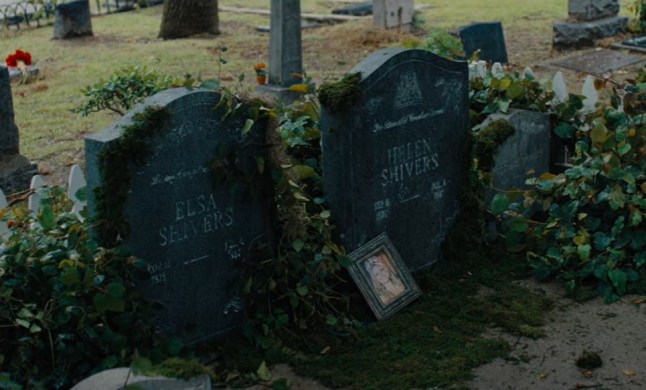 Helen Shivers' grave in the I Know What You Did Last Summer trailer