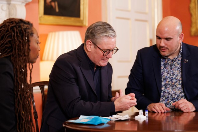 07/02/2025. London, United Kingdom. Prime Minister Keir Starmer takes an HIV test ahead of National HIV Testing Week in 10 Downing Street. Picture by Simon Dawson / No 10 Downing Street