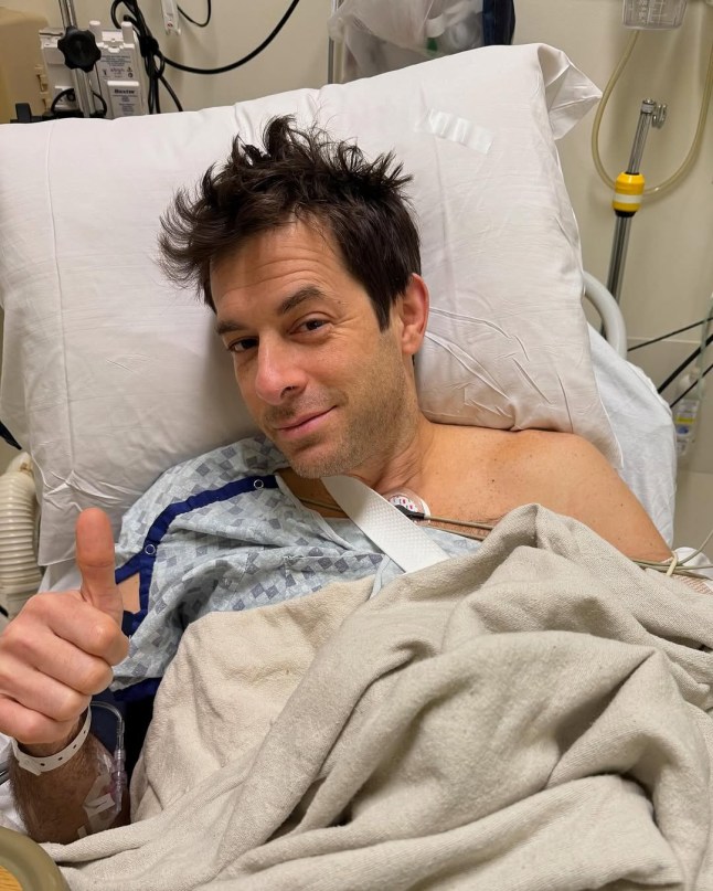 Music star Mark Ronson in hospital dash after injuring himself during a gig iammarkronson ? 21,257 likes That time the house PA was so bad that I tried to one-hand turn the stage monitor towards the crowd mid-mix to give them some extra juice. Turns out they weigh more than I thought?Two popped bicep tendons and one finished gig later, here we are, baby! #tornthisway 3 h
