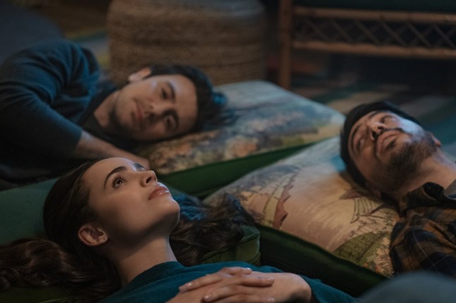 THE LIFE LIST. (L to R) Sofia Carson as Alex, Federico Rodriguez as Julian and Dario Ladani Sanchez as Lucas in THE LIFE LIST. Cr. Nicole Rivelli/Netflix ??2025