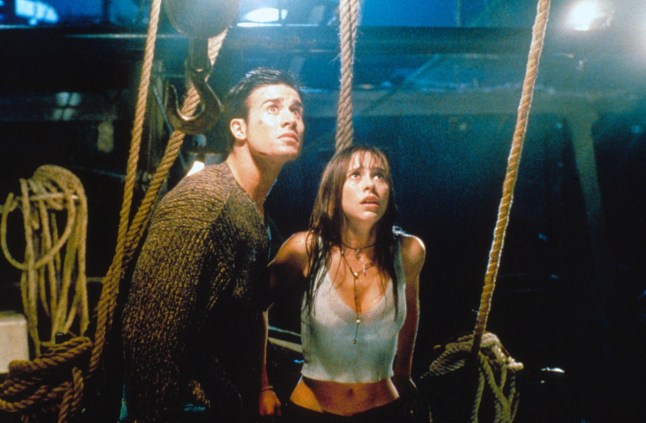 Editorial use only. No book cover usage. Mandatory Credit: Photo by Mandalay Ent/Kobal/REX/Shutterstock (5884128z) Freddie Prinze Jr, Jennifer Love Hewitt I Know What You Did Last Summer - 1997 Director: Jim Gillespie Mandalay Ent USA Scene Still Horror Souviens-toi...L'?t? dernier