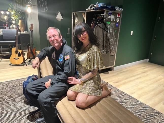 14589875 Weezer bassist Scott Shriner's wife Jillian Lauren shot in shock LA police chase