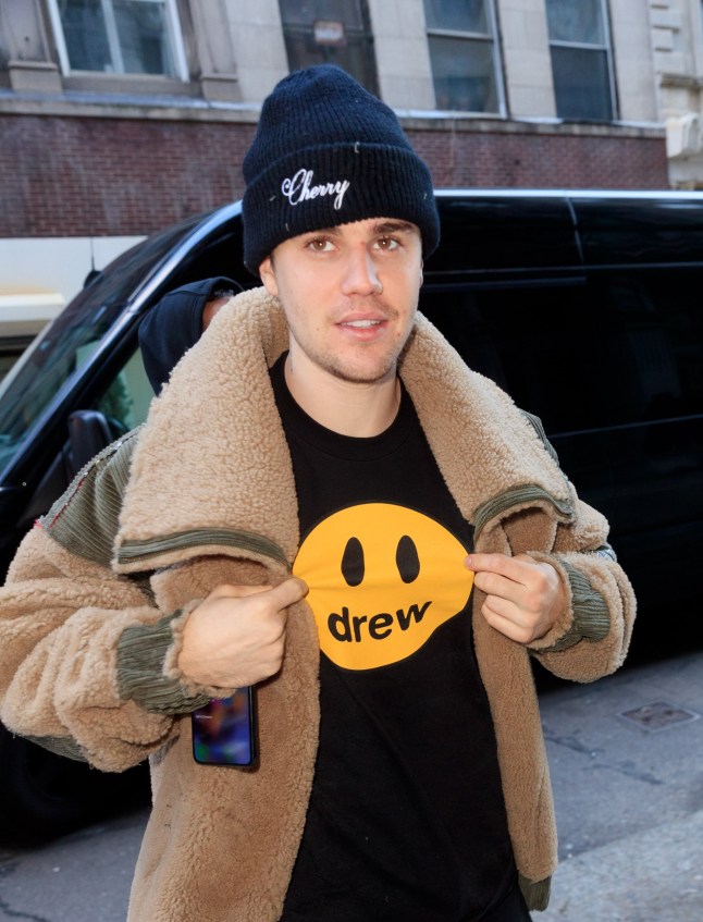 NEW YORK, NY - FEBRUARY 26: Justin Bieber shows off a 'Drew' shirt when out and about on February 26, 2019 in New York City. (Photo by Gotham/GC Images)