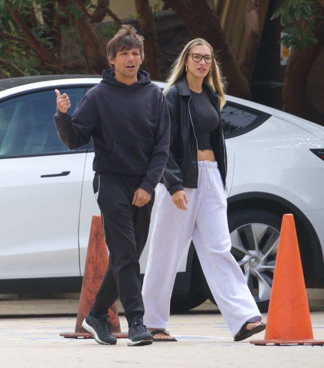 BGUK_3211271 - *PREMIUM-EXCLUSIVE* Malibu, CA - MUST CALL FOR PRICING BEFORE USAGE - STRICTLY NOT AVAILABLE FOR ONLINE USAGE UNTIL 12:00 PM UK TIME ON 17/04/2025 - One Direction???s Louis Tomlinson is all in for new girlfriend, Zara McDermott. The loved-up couple CONFIRMED relationship rumours as they held hands on a romantic date in Malibu on Monday. The brits abroad stopped at Soho Beach House on the sunny California coast where they enjoyed a late lunch by the ocean. They matched in all black as they kept a low profile making their way into the members club. Zara put on a busty display in a tank top and leather jacket while Louis kept it casual in a hoodie. Rumours about the couple have been circling for weeks and they look like they are finally ready to make things known to the world. Pictured: Louis Tomlisnon, Zara McDermott BACKGRID UK 17 APRIL 2025 BYLINE MUST READ: Diggzy/Jesal / BACKGRID UK: +44 208 344 2007 / uksales@backgrid.com USA: +1 310 798 9111 / usasales@backgrid.com *Pictures Containing Children Please Pixelate Face Prior To Publication*