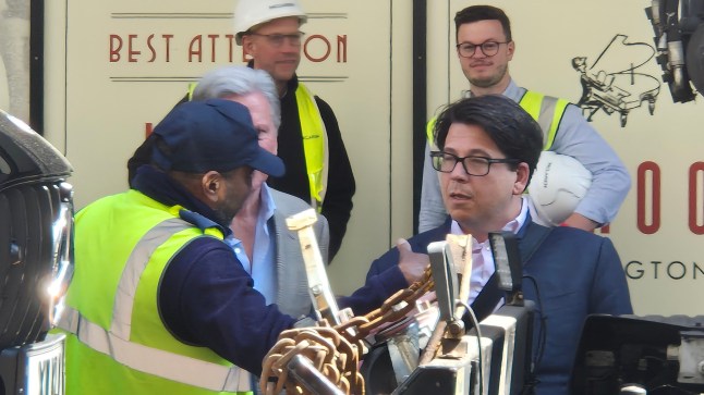 Michael McIntyre getting car towed Derry Street 14/5/25