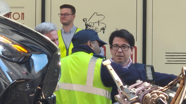 Michael McIntyre getting car towed Derry Street 14/5/25